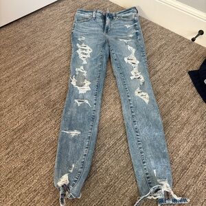 American Eagle Outfitters Light Blue Distressed Skinny Jeans